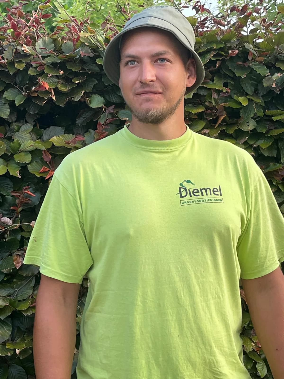 Robert, hovenier aanleg en onderhoud bij Diemel Groenvoorzieningen